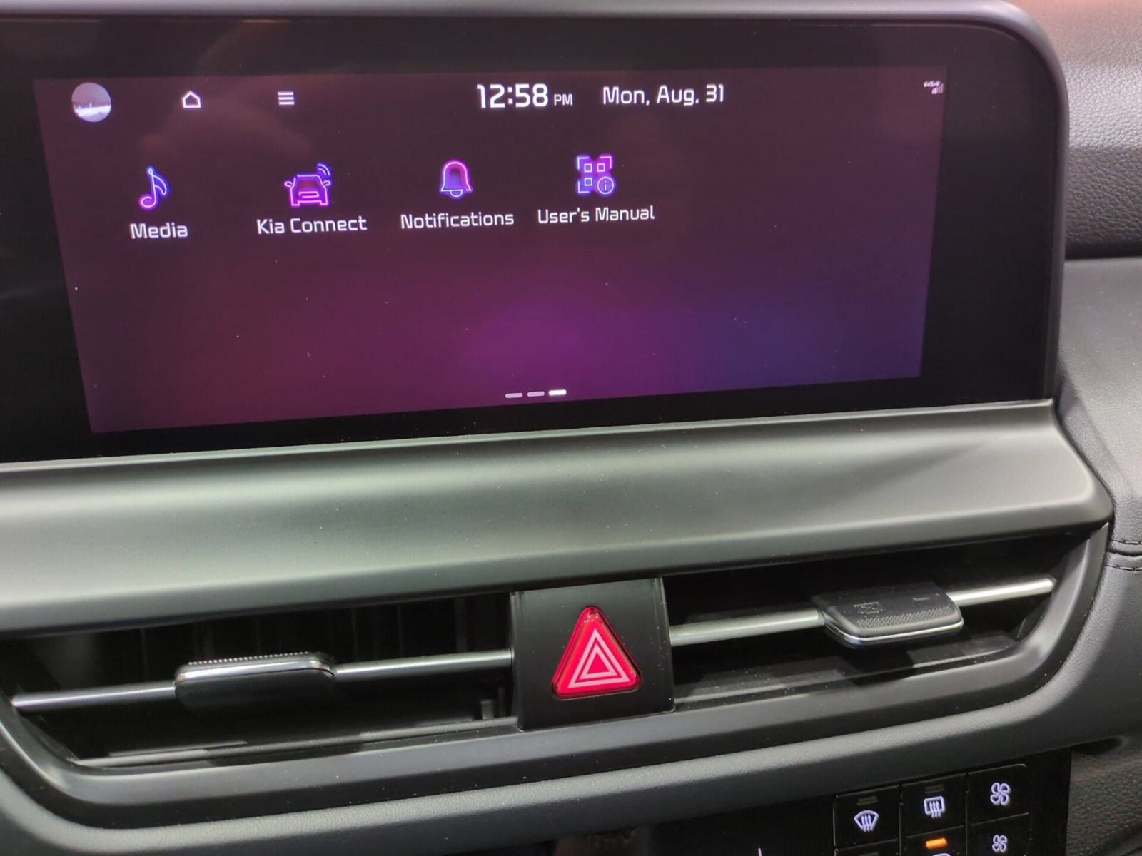 Certified 2025 Kia Seltos EX w/ EX Sunroof Package AWD/4WD image 25
