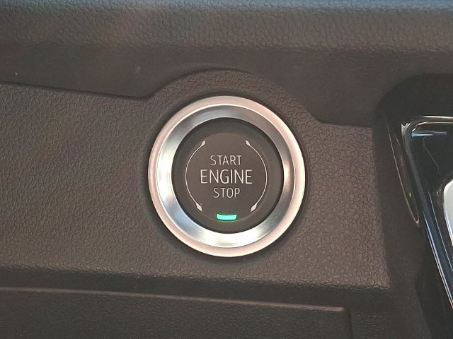 Used 2025 Chevrolet Traverse High Country w/ LPO, Floor Liner Package FWD image 27