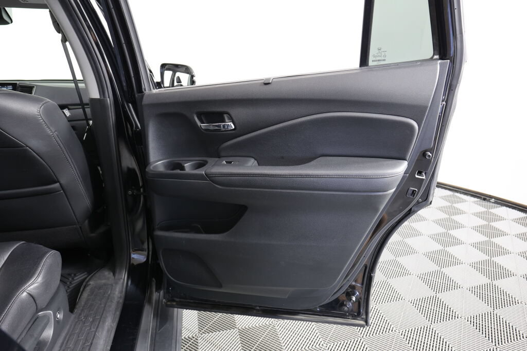 Used 2019 Honda Pilot Touring image 23