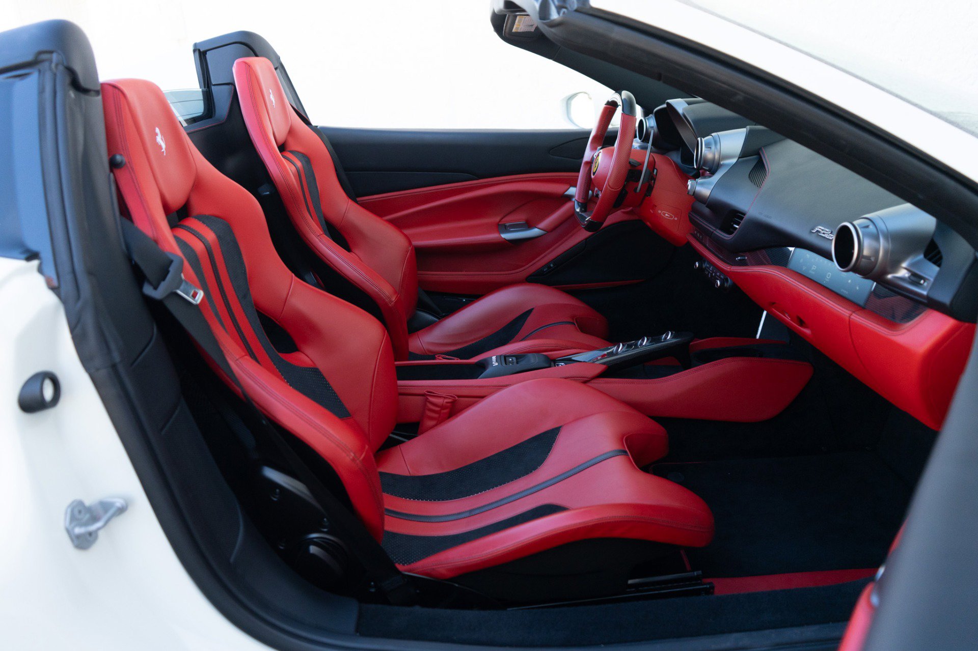 Used 2023 Ferrari F8 Tributo image 7