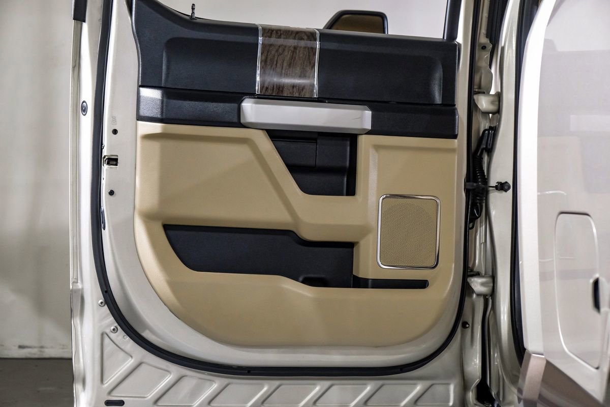 Used 2017 Ford F250 Lariat w/ Chrome Package image 36