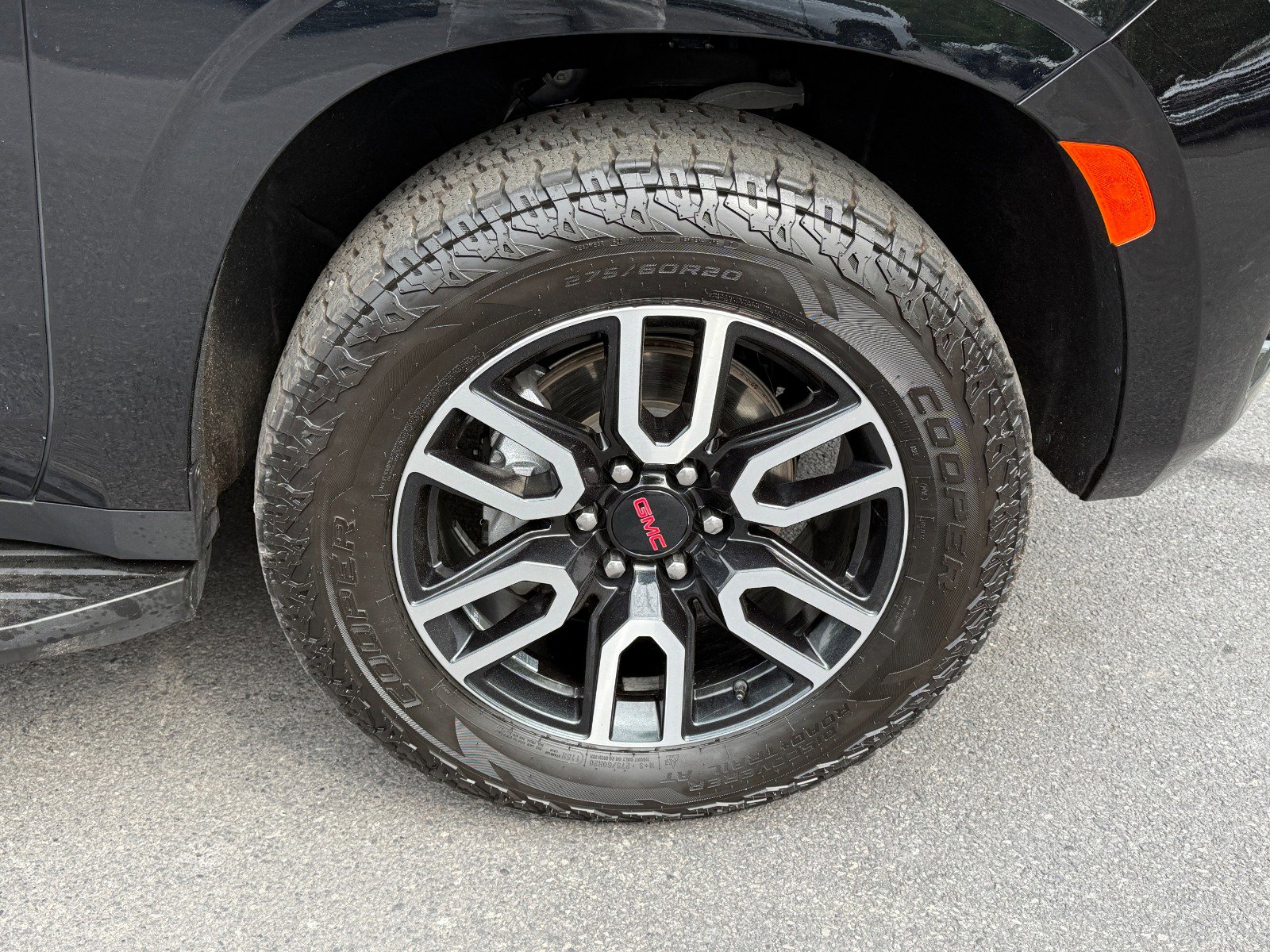 Used 2023 GMC Yukon AT4 image 12