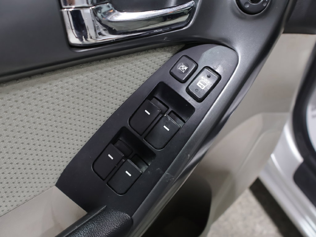 Used 2013 Kia Forte EX w/ Premium Pkg FWD image 19