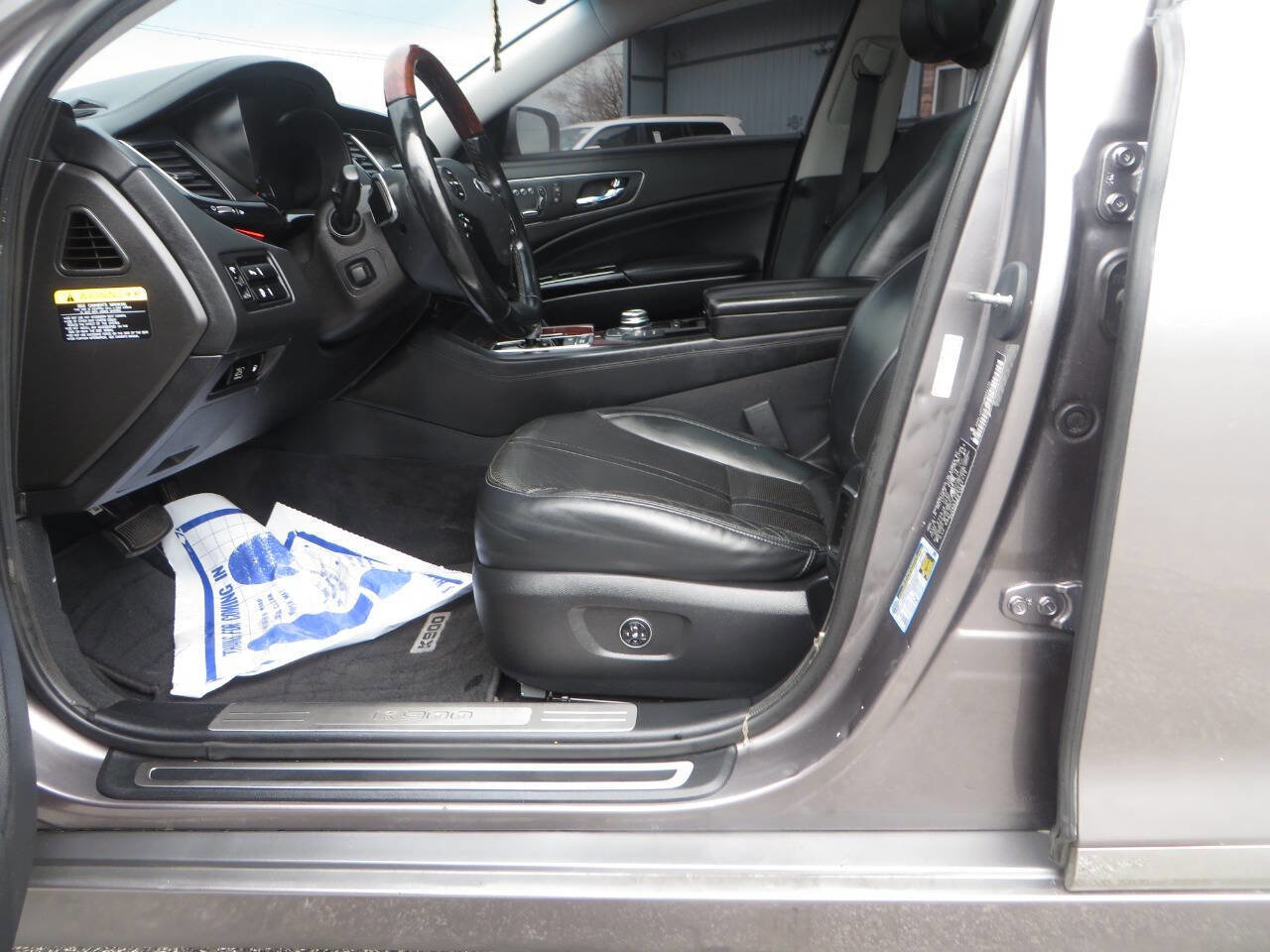 Used 2016 Kia K900 Luxury image 12