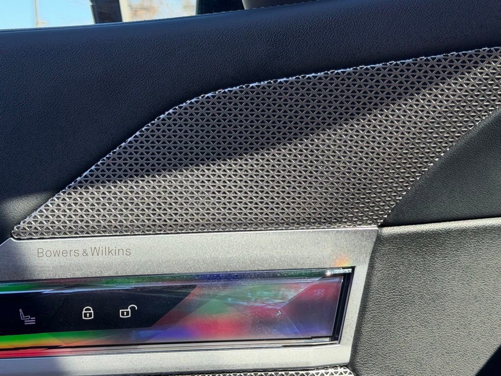 Used 2025 BMW 740i xDrive image 30