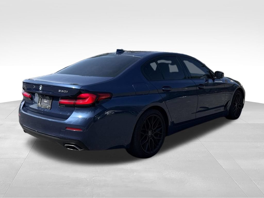 Used 2021 BMW 530i xDrive w/ Convenience Package AWD/4WD image 4