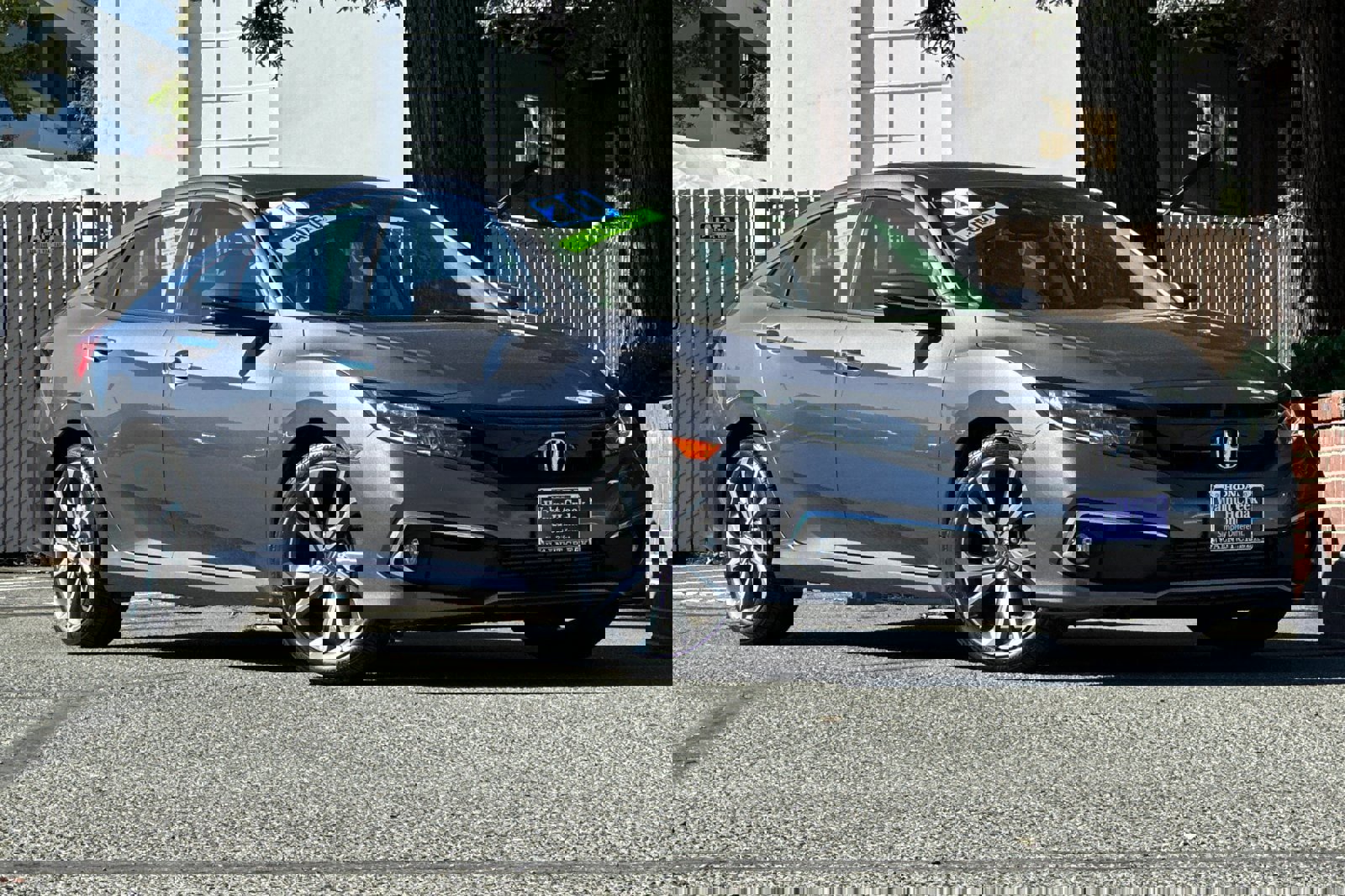 Used 2020 Honda Civic Touring image 2