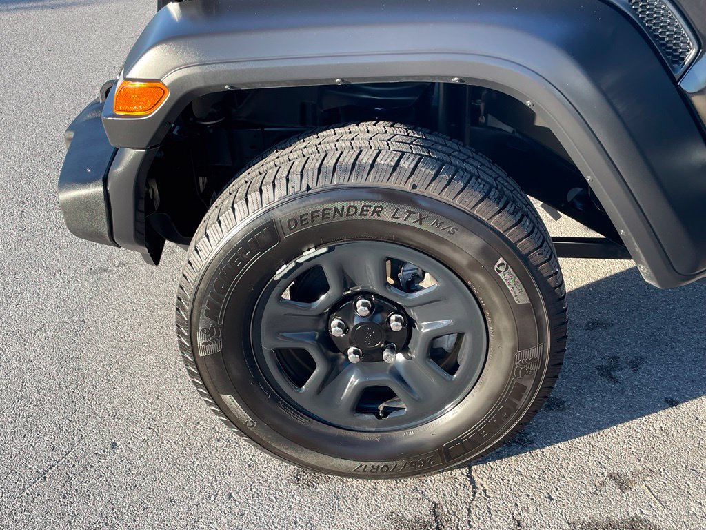 Used 2019 Jeep Wrangler Sport AWD/4WD image 31