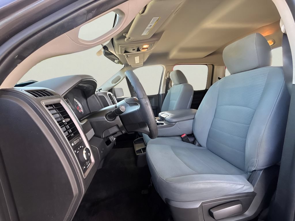Used 2018 RAM 1500 Express RWD image 40