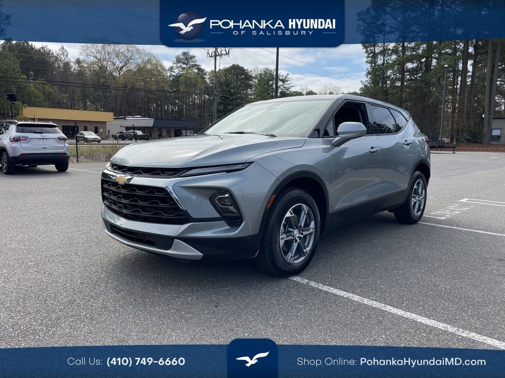 Used 2025 Chevrolet Blazer LT AWD/4WD image 1