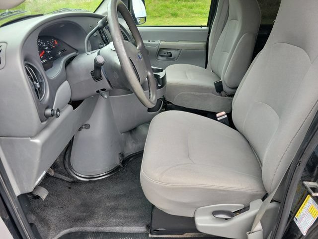 Used 2006 Ford E-350 and Econoline 350 Extended Super Duty RWD image 7