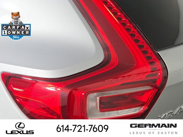 Used 2025 Volvo XC40 B5 Plus image 16