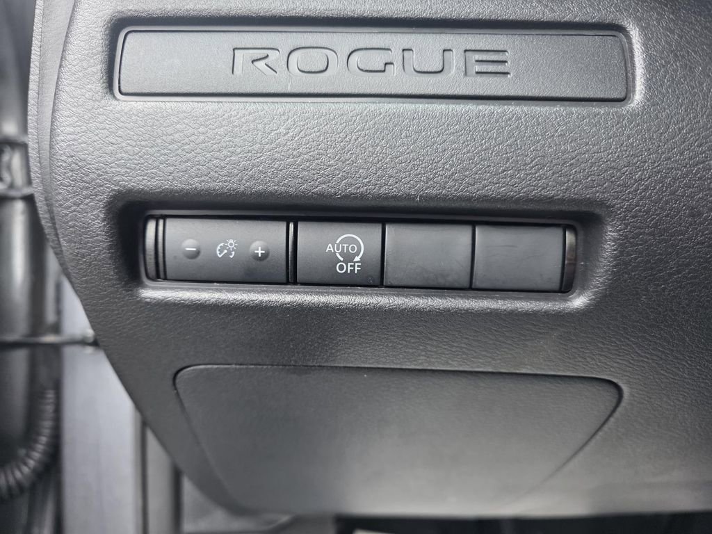 Used 2024 Nissan Rogue S image 14