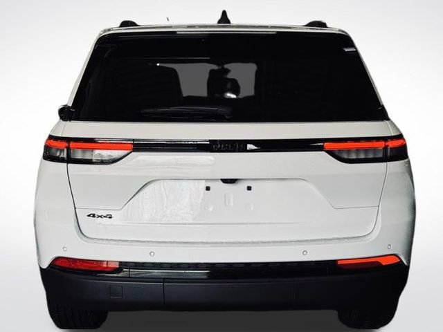 Used 2025 Jeep Grand Cherokee Altitude image 7