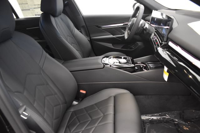 New 2027 BMW 530i xDrive w/ Premium Package AWD/4WD image 19