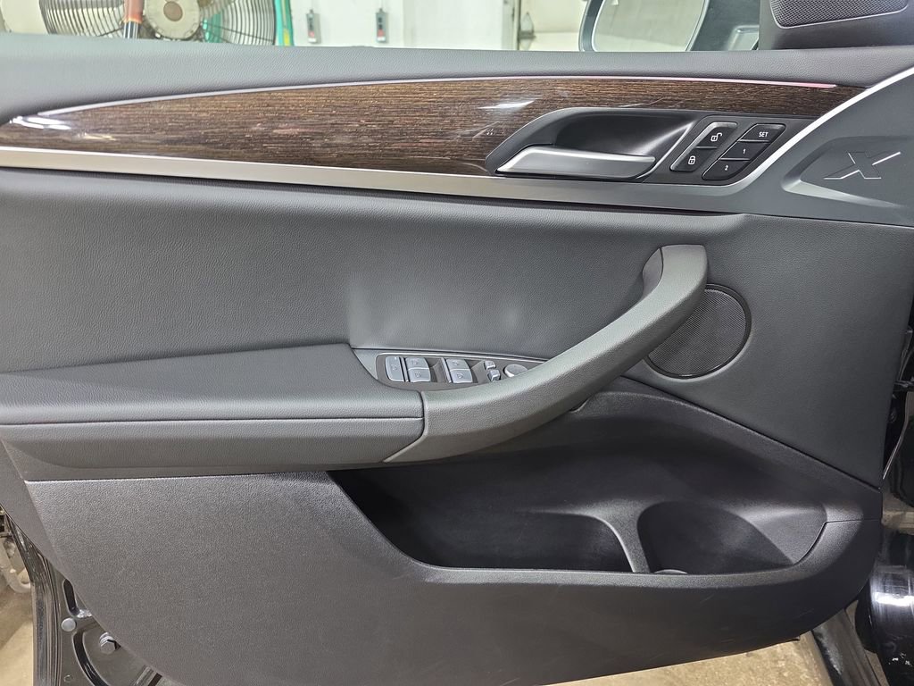 Used 2025 BMW X4 xDrive30i image 28