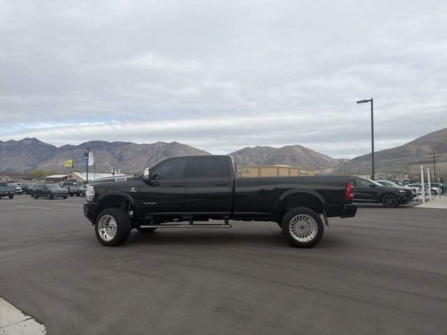 Used 2024 RAM 3500 Laramie AWD/4WD image 2