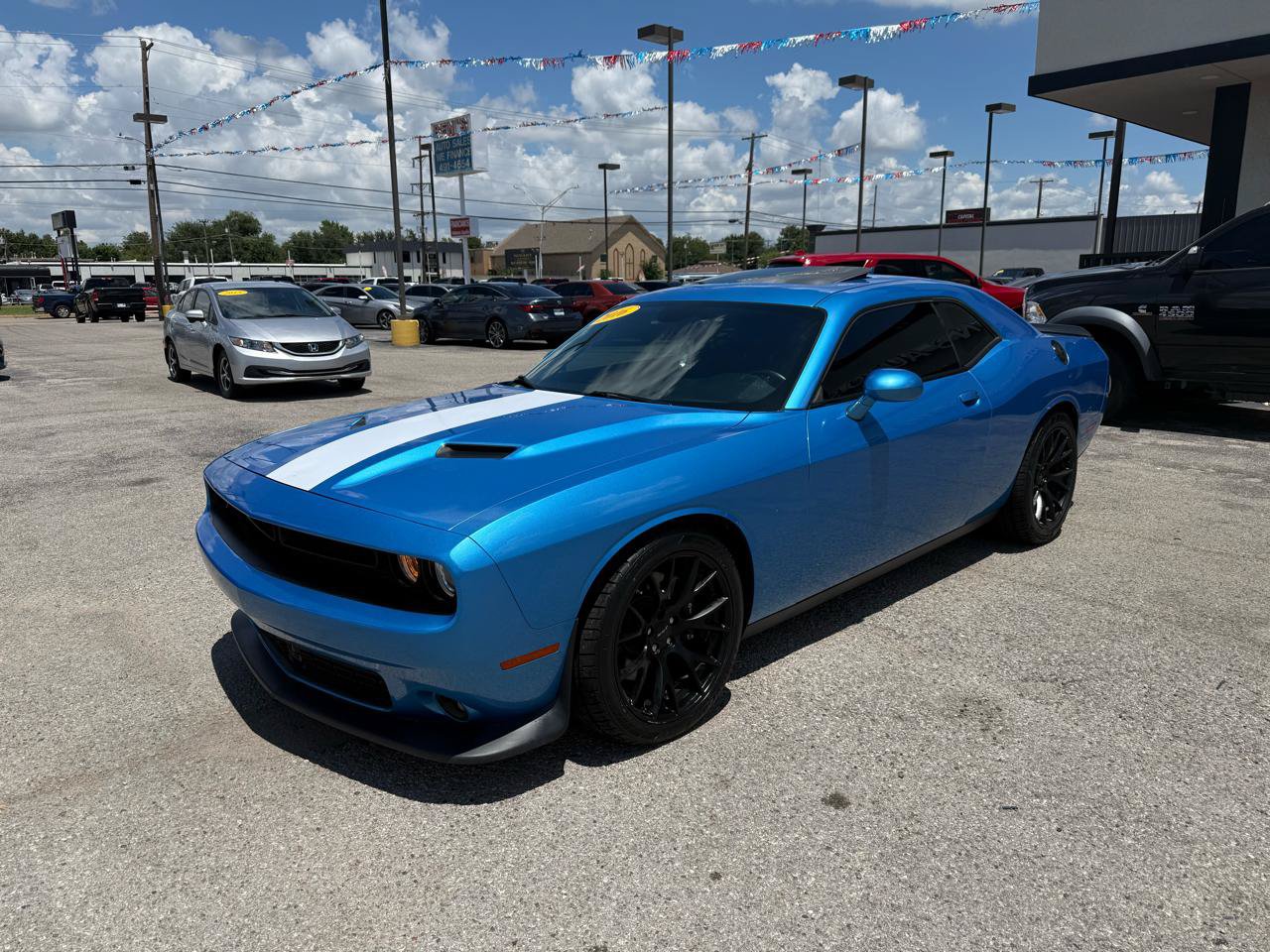 Used 2016 Dodge Challenger R/T Scat Pack w/ Leather Interior Group RWD image 2