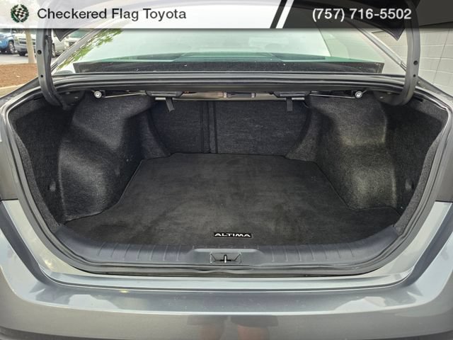 Used 2025 Nissan Altima 2.5 SV FWD image 12