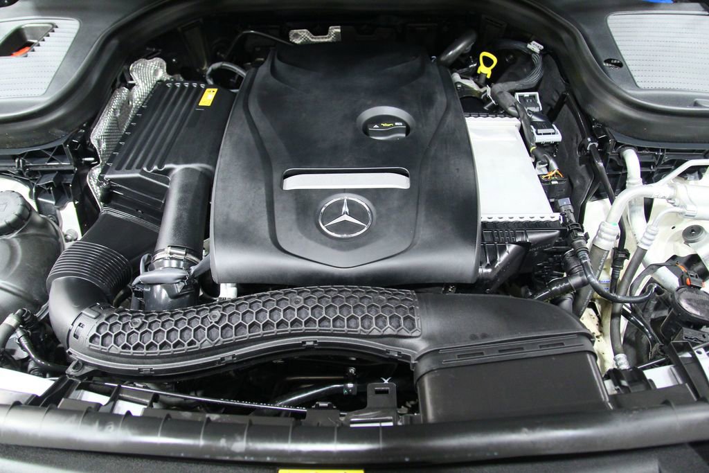 Used 2018 Mercedes-Benz GLC 300 4MATIC image 32