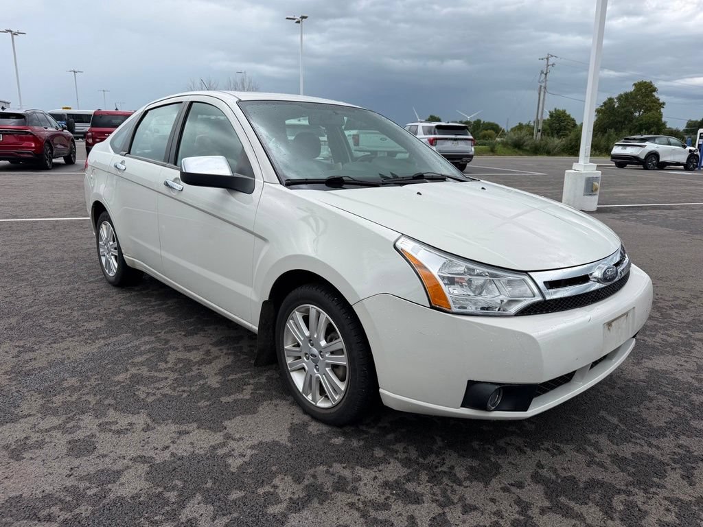 Used 2010 Ford Focus SEL FWD image 3