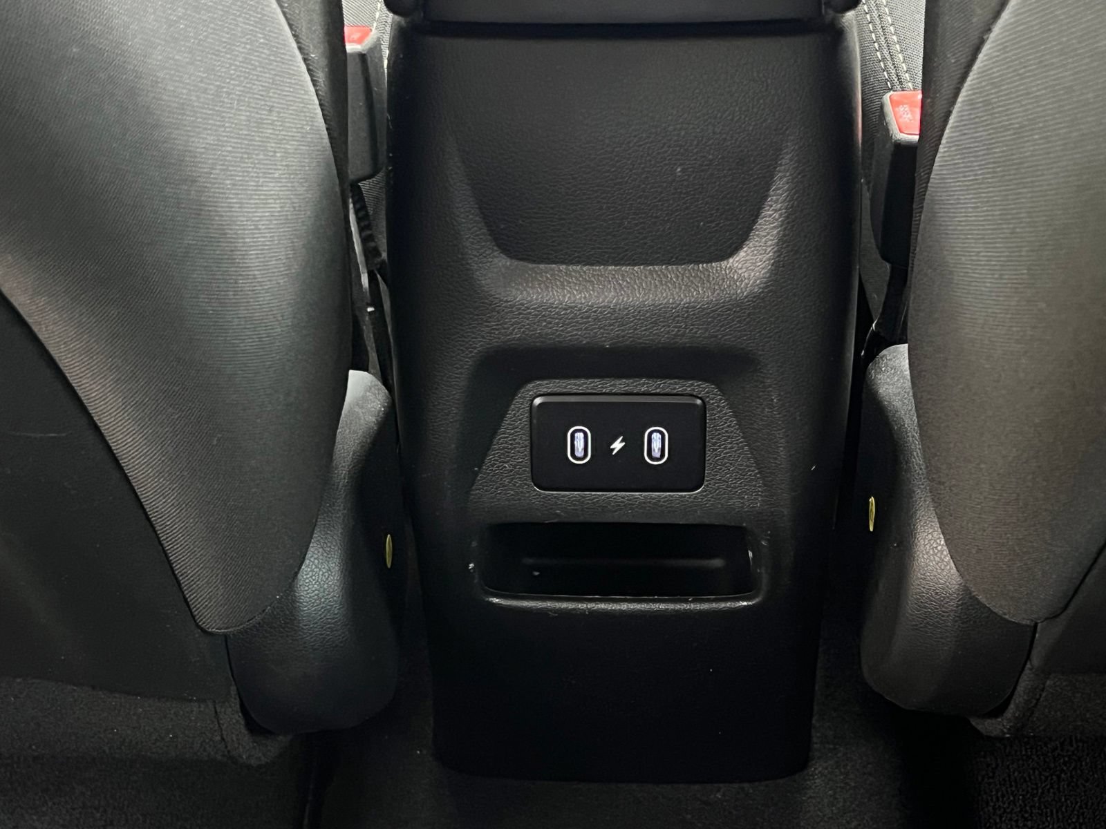 Certified 2025 Hyundai Venue SEL FWD image 18