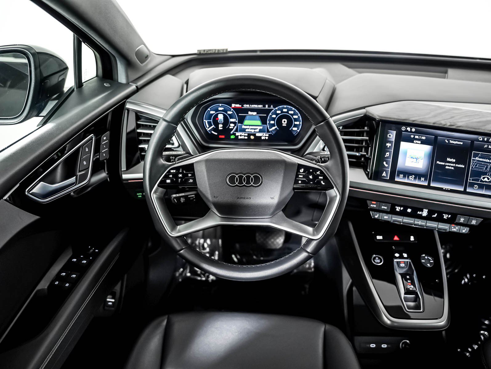 Used 2023 Audi Q4 e-tron Premium Plus RWD image 9