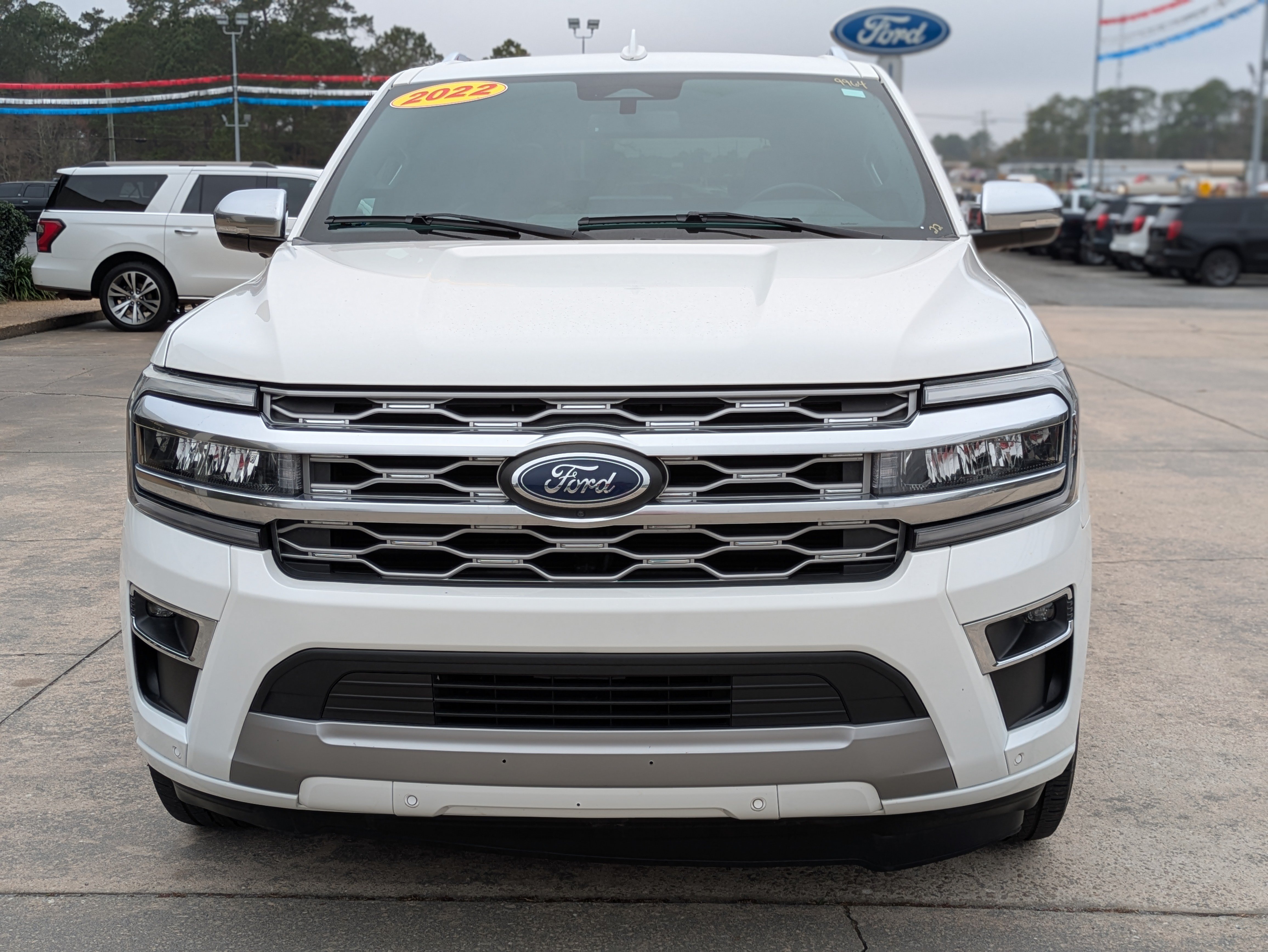 Used 2022 Ford Expedition Max Platinum RWD image 3