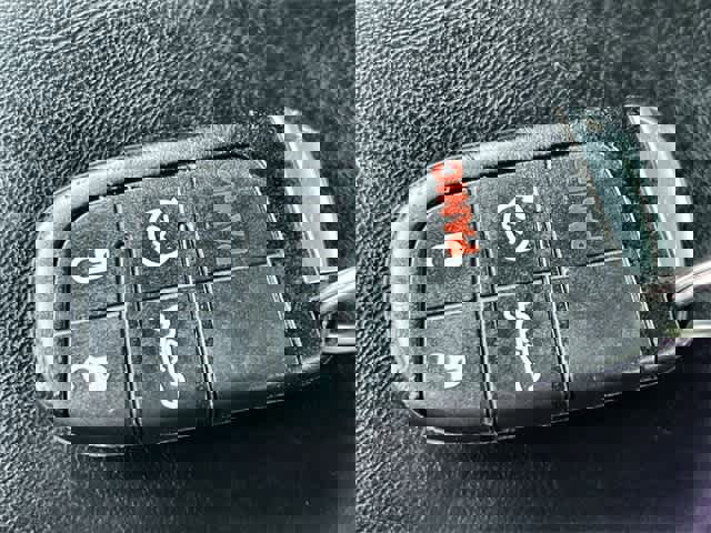 Used 2018 Chrysler 300 S image 21