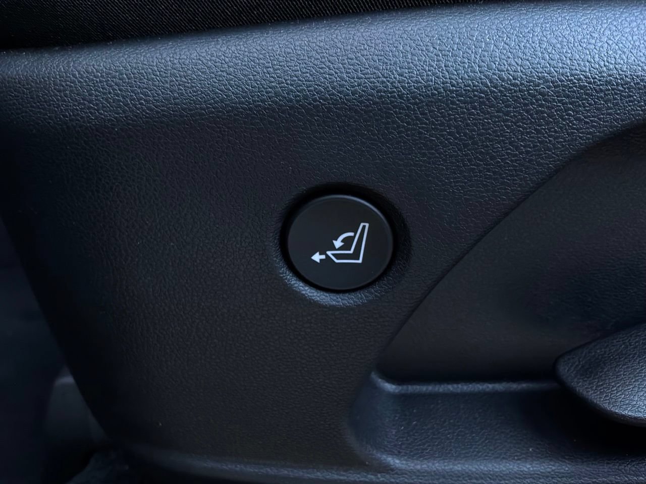 Used 2026 Hyundai Palisade SEL FWD image 13