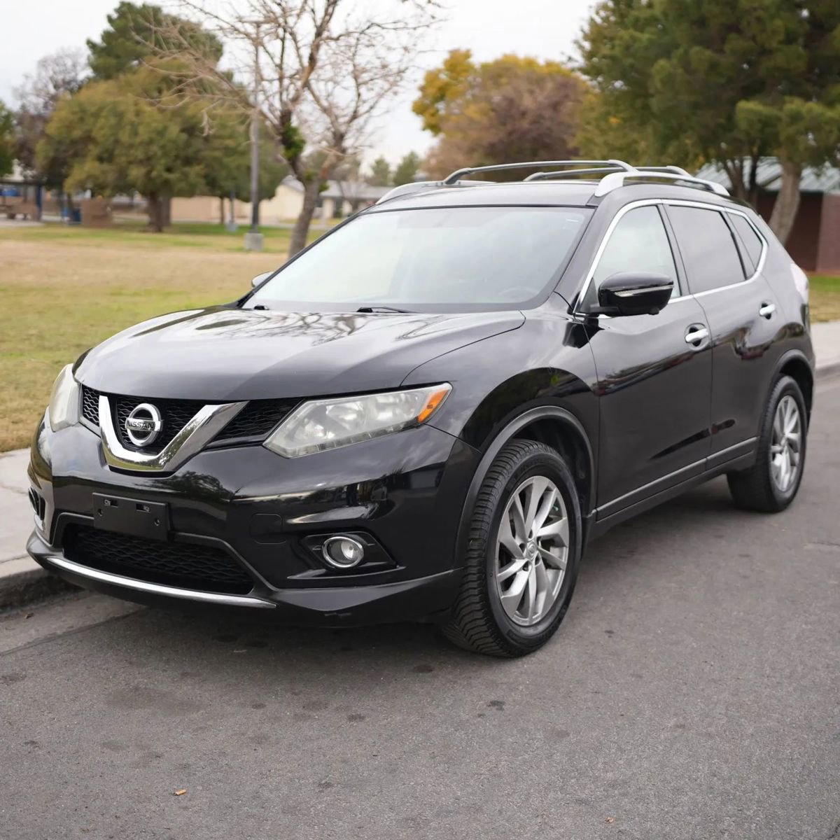 Used 2014 Nissan Rogue SL image 1