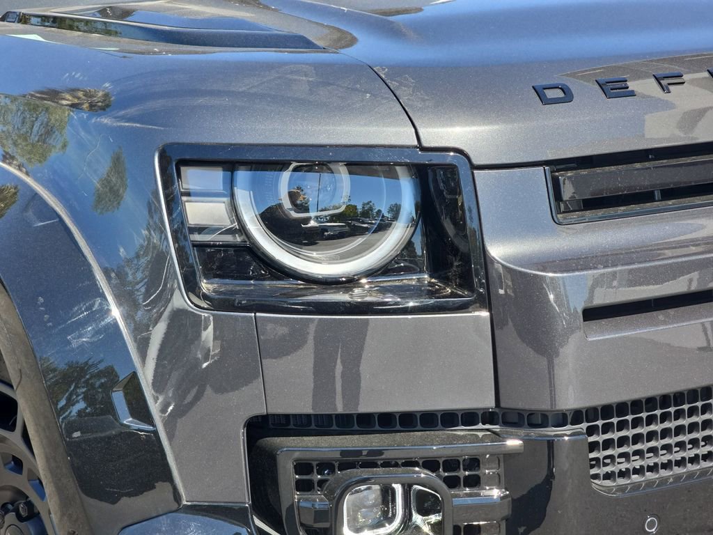New 2026 Land Rover Defender 110 V8 image 32