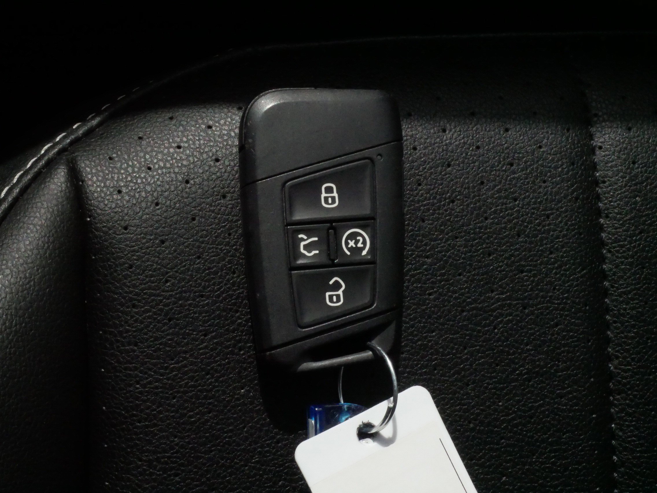 Certified 2023 Volkswagen Tiguan SE w/ Panoramic Sunroof Package image 30