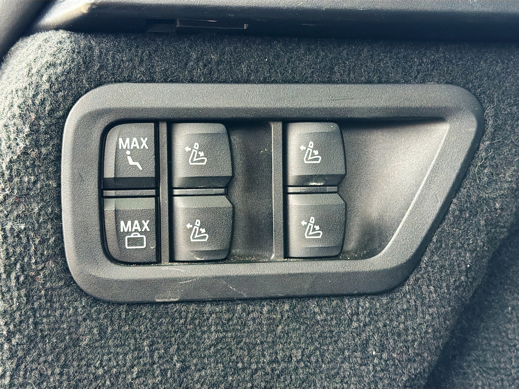 Used 2022 BMW X7 xDrive40i w/ Premium Package AWD/4WD image 12