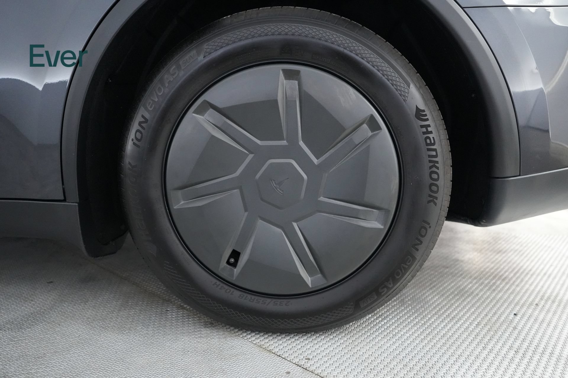 Used 2026 Tesla Model Y 2WD image 9