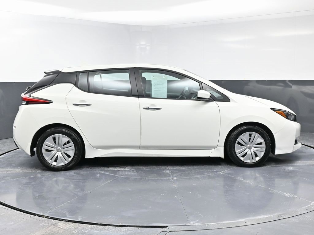 Used 2023 Nissan Leaf S image 8