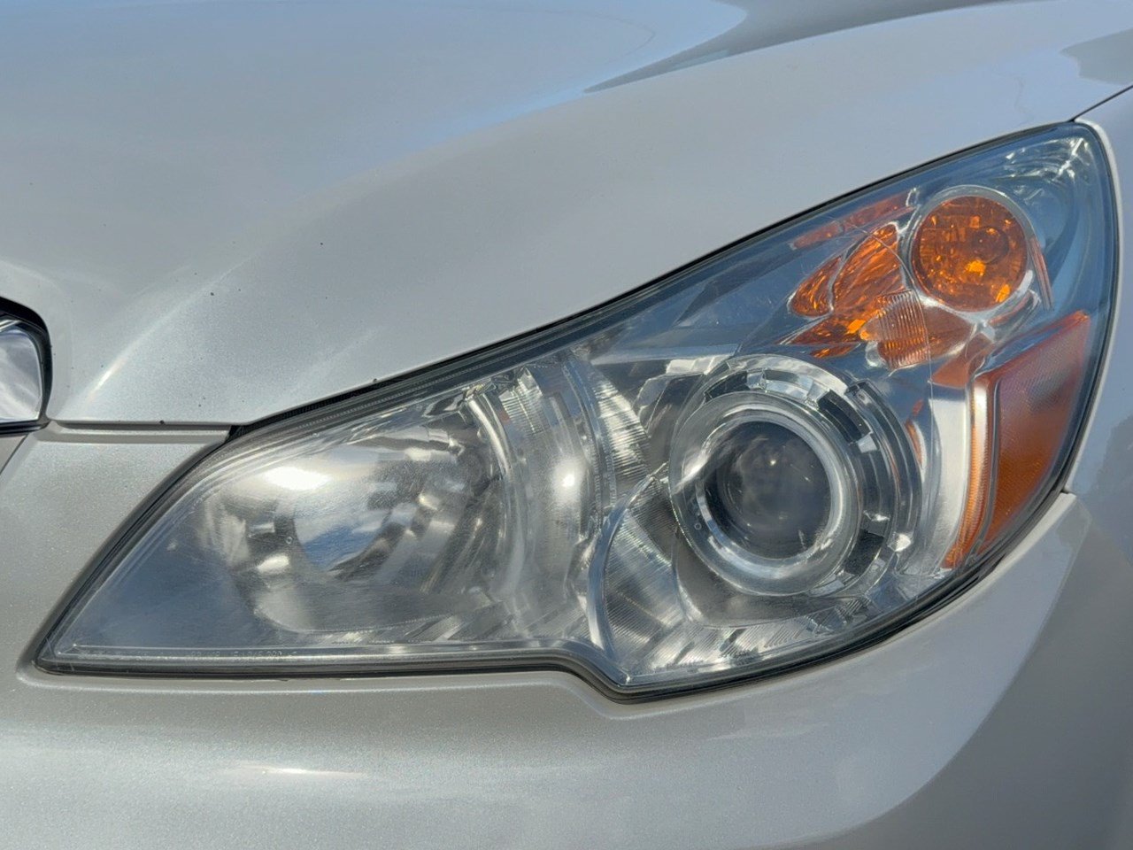 Used 2012 Subaru Outback 3.6R Limited w/ Moonroof Pkg AWD/4WD image 12