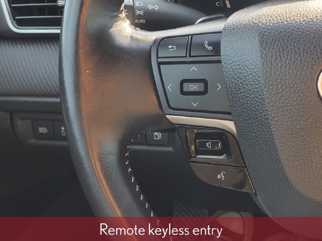 Used 2025 Toyota Camry SE FWD image 13