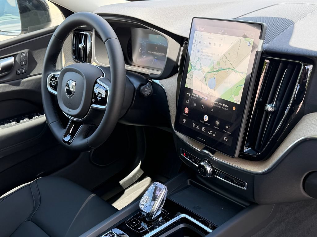 New 2026 Volvo XC60 T8 Plus w/ Protection Package Premier AWD/4WD image 7
