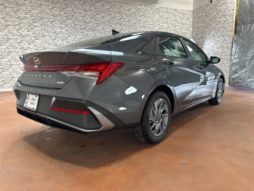 New 2026 Hyundai Elantra Blue image 7
