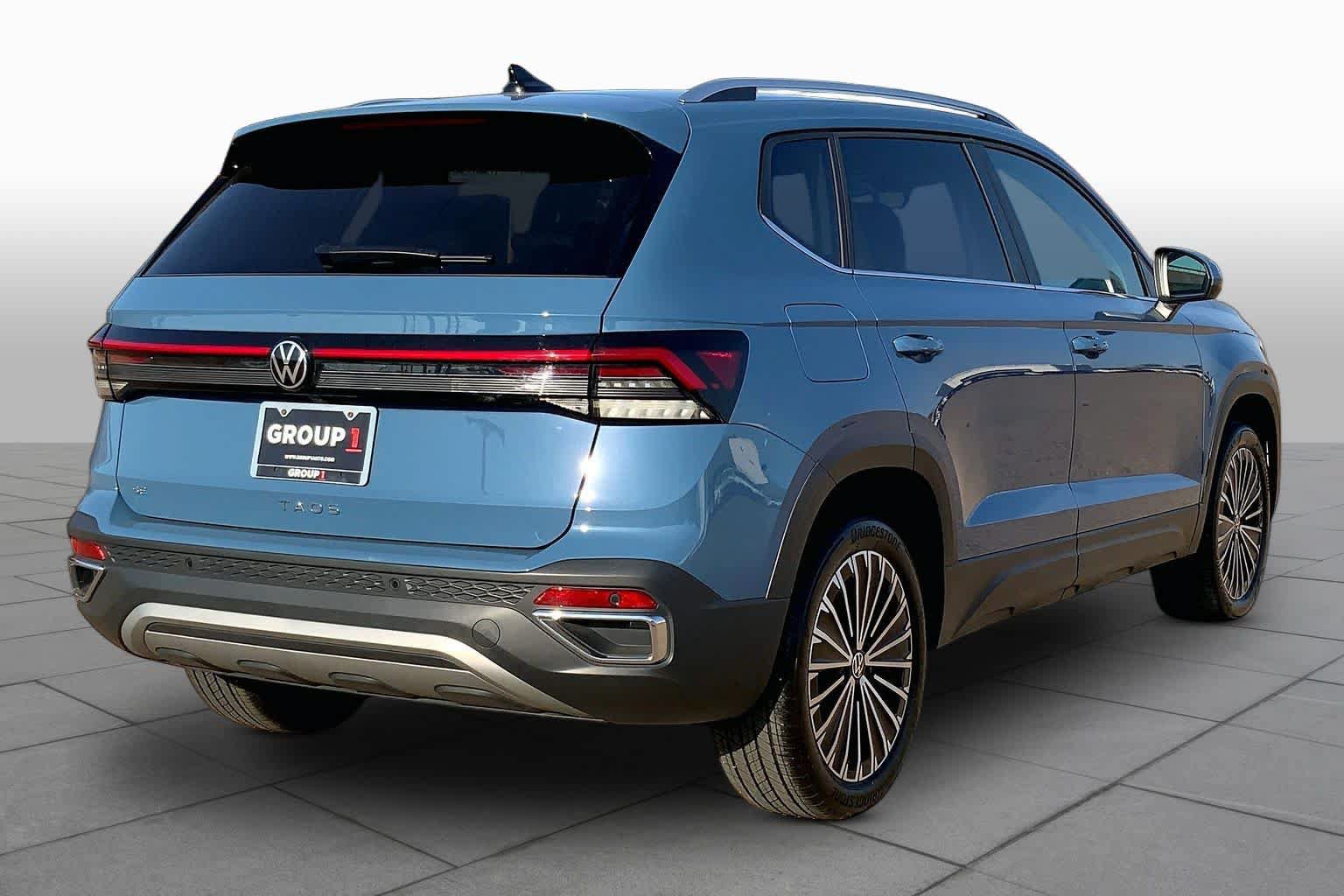 Used 2026 Volkswagen Taos SE FWD image 13