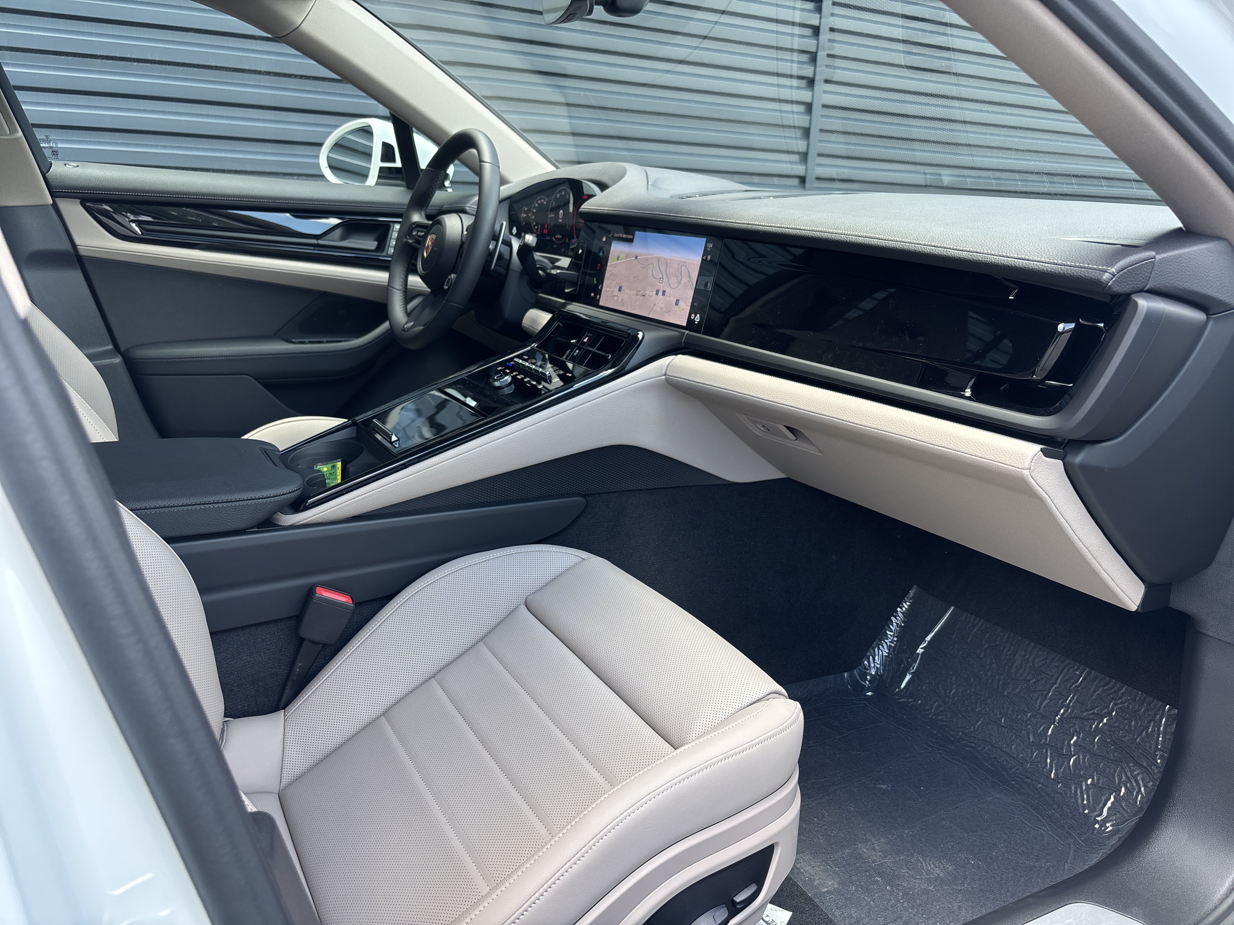 New 2026 Porsche Panamera image 13