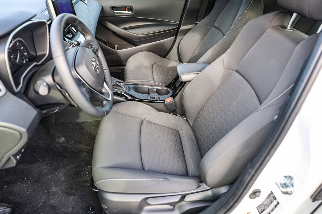 Certified 2026 Toyota Corolla SE w/ Black Out Package (TMS) FWD image 9