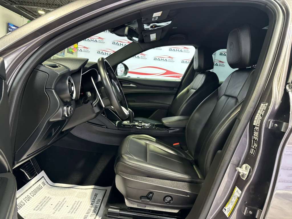 Used 2024 Alfa Romeo Stelvio Sprint RWD image 30