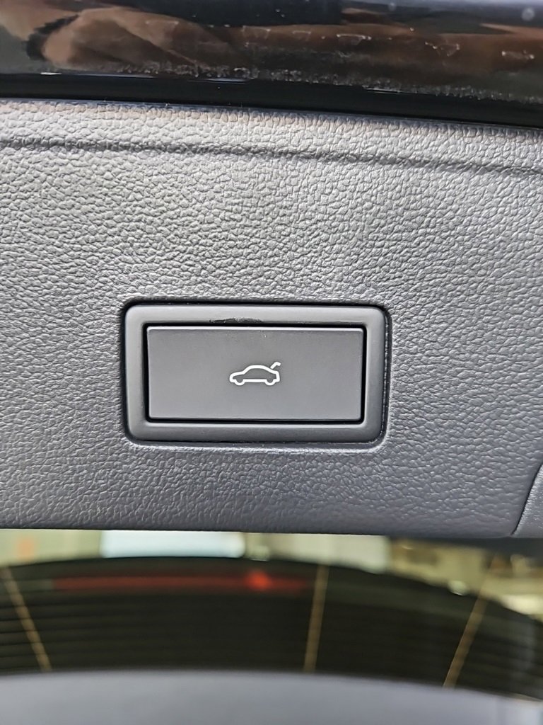 New 2026 Volkswagen Atlas Cross Sport SEL Premium R-Line image 20