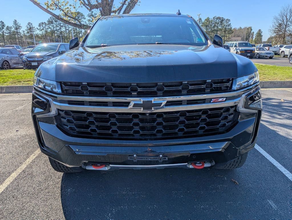 Used 2022 Chevrolet Tahoe Z71 w/ Luxury Package AWD/4WD image 2