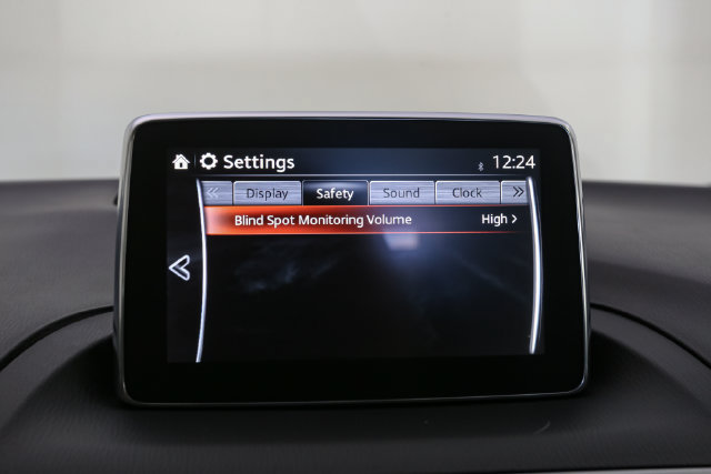 Used 2015 MAZDA MAZDA3 i Touring w/ Technology Package FWD image 22