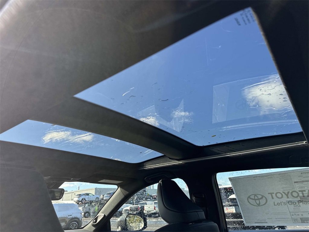 New 2026 Toyota Crown Platinum image 12