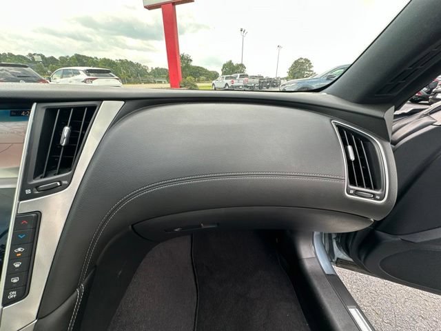 Used 2018 INFINITI Q60 3.0t Luxe w/ Sensory Package 3.0T Luxe RWD image 16
