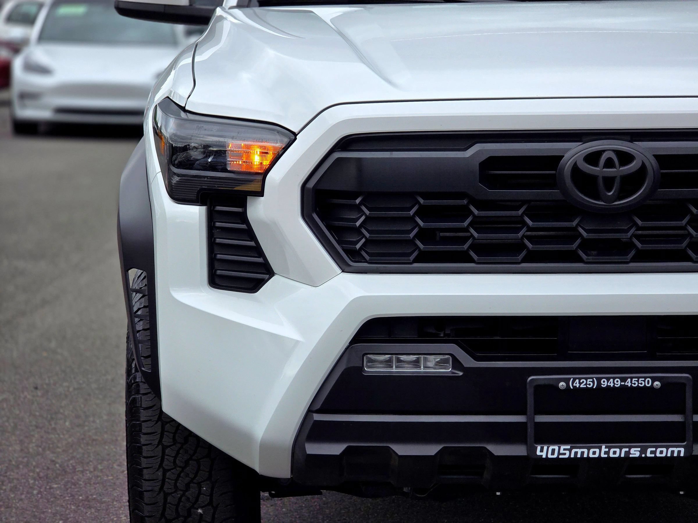 Used 2025 Toyota Tacoma TRD Off-Road AWD/4WD image 3